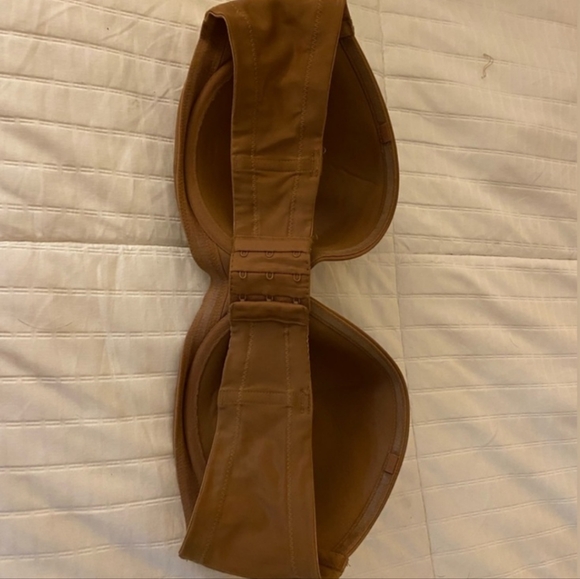 Wacoal Red Carpet brown, strapless bra. No straps. Size 38D - Picture 3 of 4